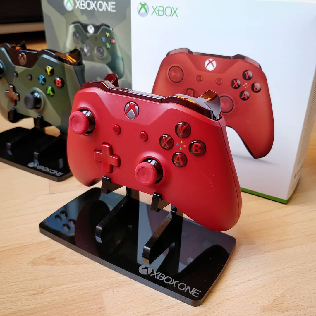 Xbox Series X Controller Display – Rose Colored Gaming
