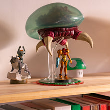 Load image into Gallery viewer, Mother and Child - Samus and Metroid Amiibo Display